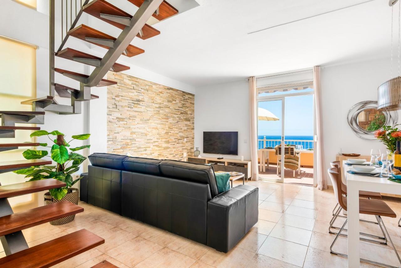 Apartment Beachfront Triplex With Swimming Pool & Parking Radazul