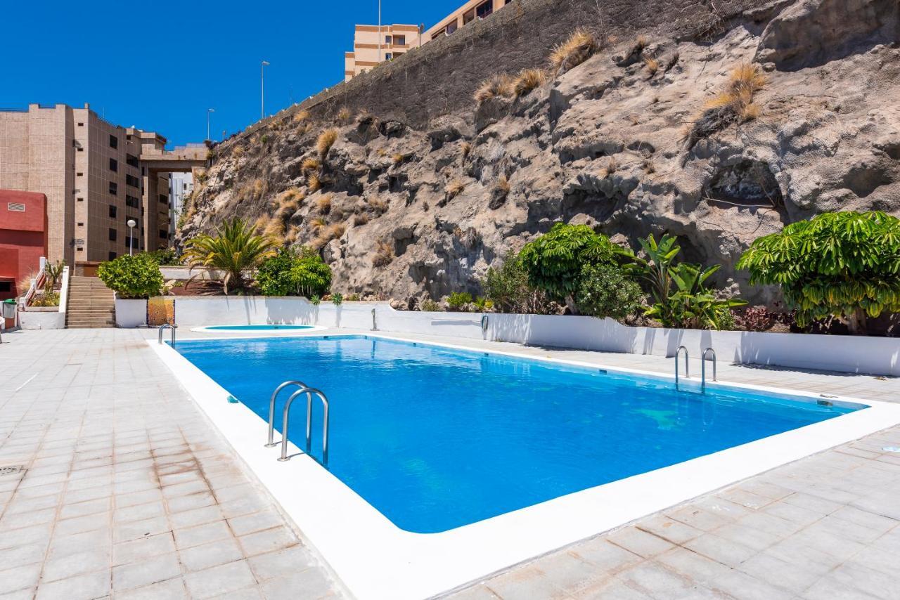 Apartment Beachfront Triplex With Swimming Pool & Parking
