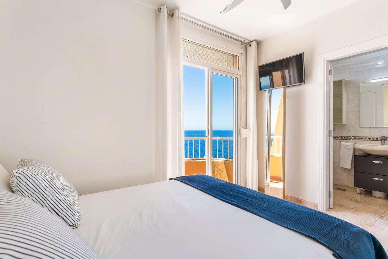 Apartment Beachfront Triplex With Swimming Pool & Parking