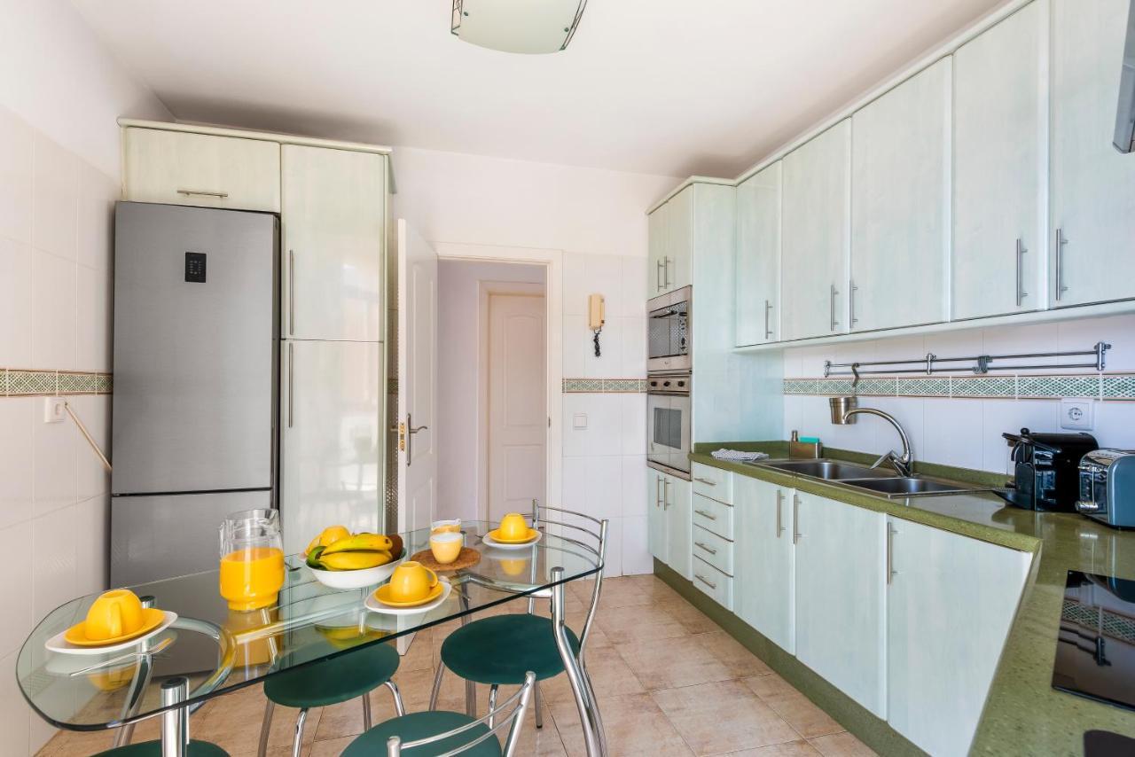 Beachfront Triplex With Swimming Pool & Parking Apartment