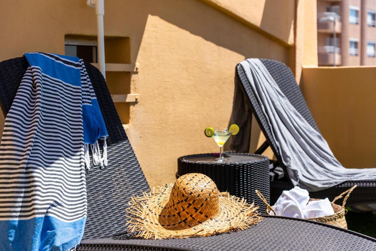 Beachfront Triplex With Swimming Pool & Parking Apartment *