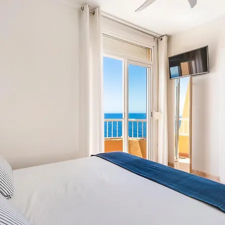 Beachfront Triplex With Swimming Pool & Parking Radazul Exterior photo