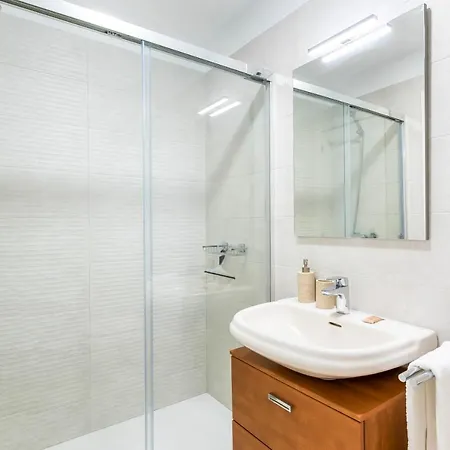 Beachfront Triplex With Swimming Pool & Parking Radazul Exterior photo