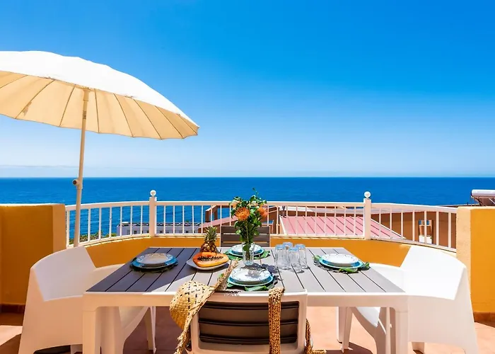 Beachfront Triplex With Swimming Pool & Parking