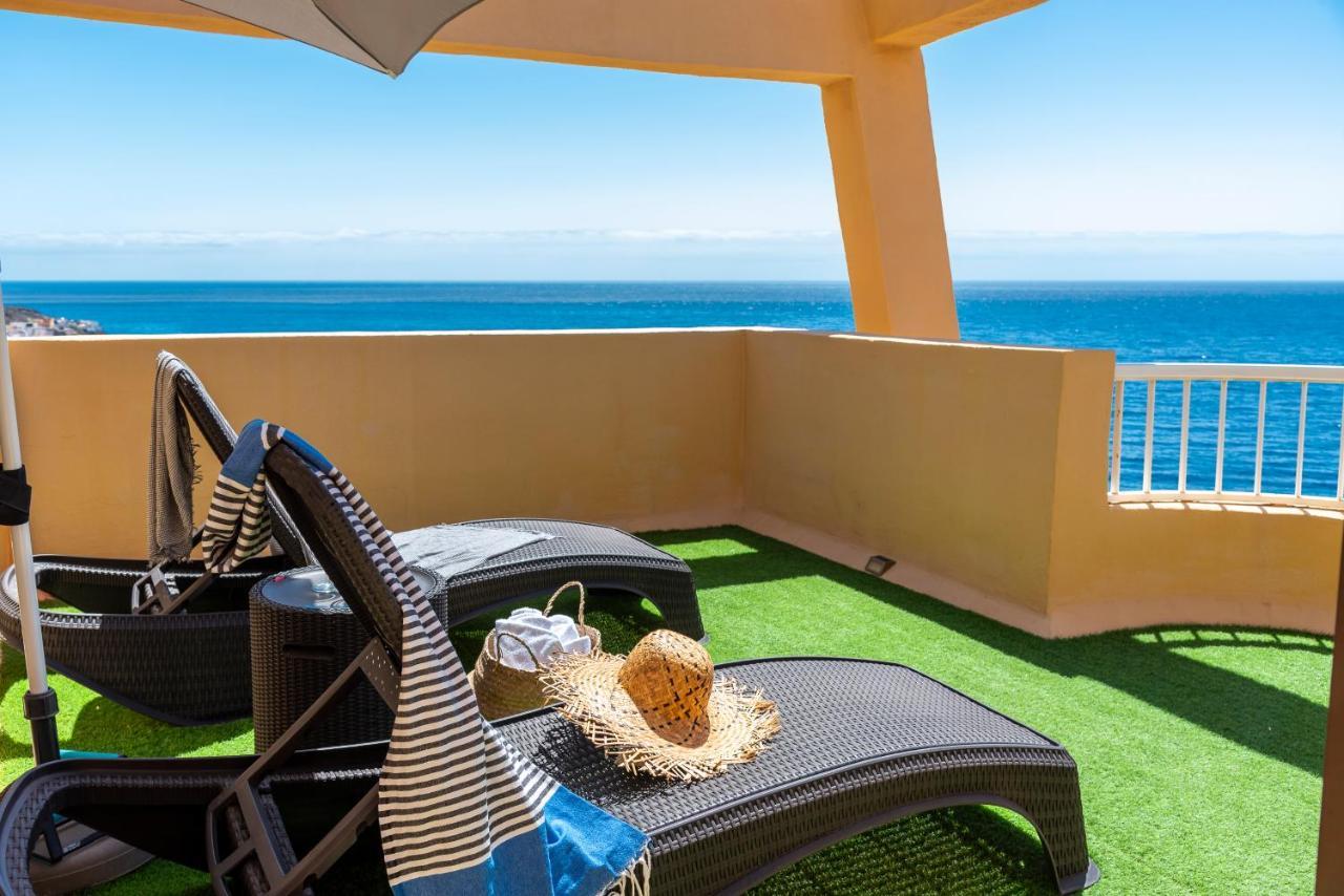 Beachfront Triplex With Swimming Pool & Parking * Radazul