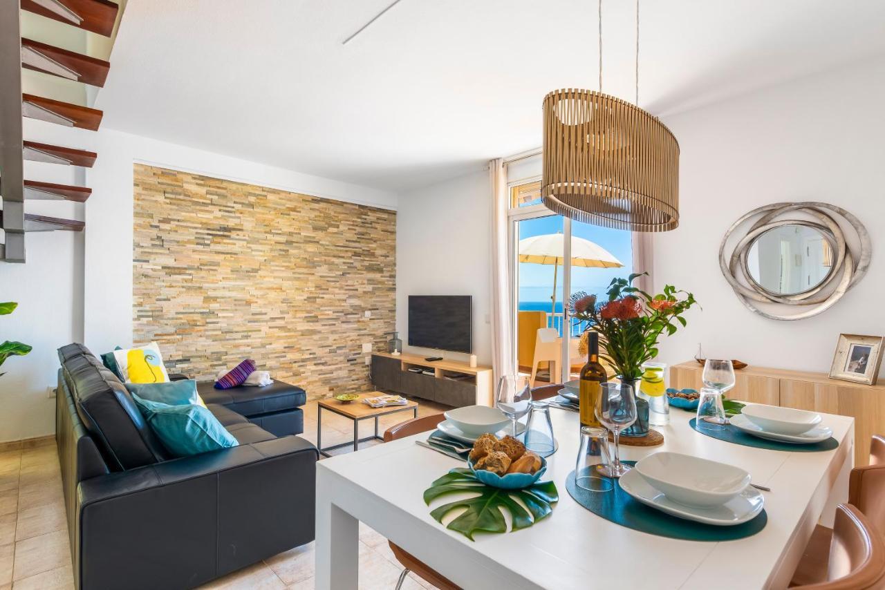 Beachfront Triplex With Swimming Pool & Parking Apartamento *